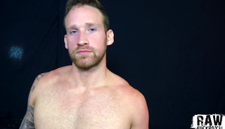 RawFuckBoys Tattooed muscle jock sucked by blindfolded bottom