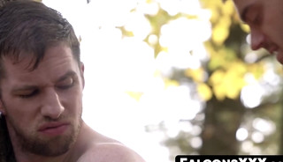 Sensual outdoor bareback with Thyle Knoxx and Rafael Louis in a wild ride
