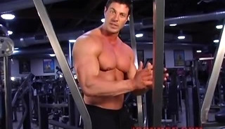 Christian Boeving Doing Dips
