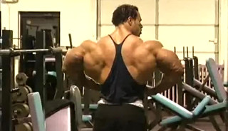 Kevin Levrone Lifting Weights, Flexing, and Posing 3 Weeks Before 2000 Mr Olympia