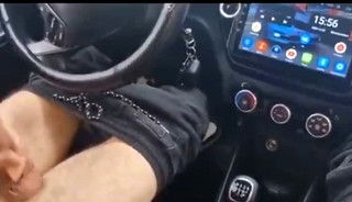 A random passerby got into the car and jerked off the taxi driver to cum!
