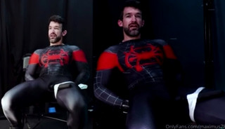 Spider man jerks off