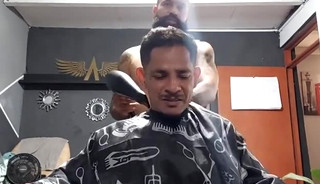 Peruvian Paolo with his Barber 9