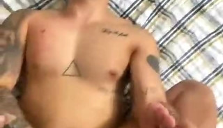 Fazendo o macho virar fêmea e levar pica no pelo