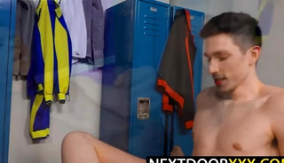 Kane Fox blowjobs Scott Finn before banging his hole
