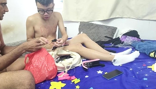 中国 twink 享受被长辈性交 亚洲年轻男同Pakistani man fuck young asian boy