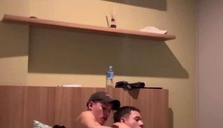 FUDENDO COM O COLEGA DE QUARTO