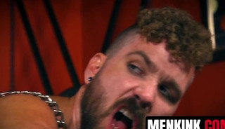 Buffed Bennett Anthony injecting dildo machine in Jayson Parkers hole