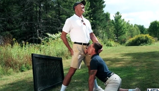 Golfers fuck in woods