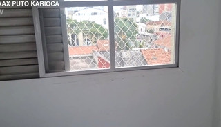 Visitando uma puta safada em sp, já cheguei no apt e ele já me esperando assim . Meti 5 leit