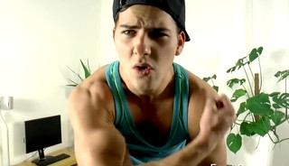 Flexing Muscle Worship Martin Gajda