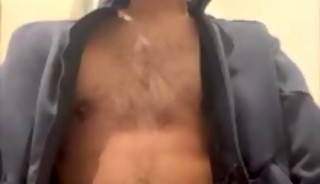 Sexy français se branle et gicle