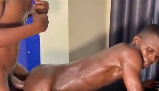 Power Bottom Is Here to Prove a Point
