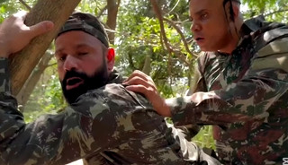 Militares fazendo sexo na Mata