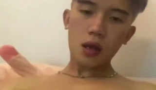 Hotboy Hà Nội lộ clip sục mlem.
