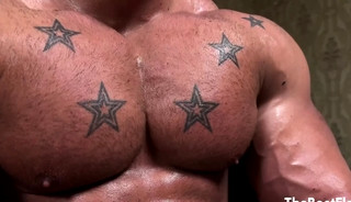 Naked Muscle Seduction