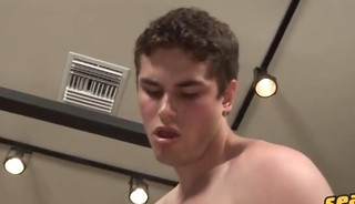 Str8 guy wank solo, cums twice